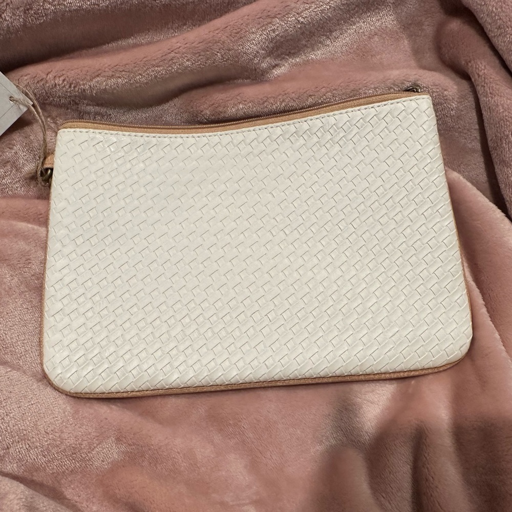 Brand New Thirty One Clutch - Picture 4 of 5